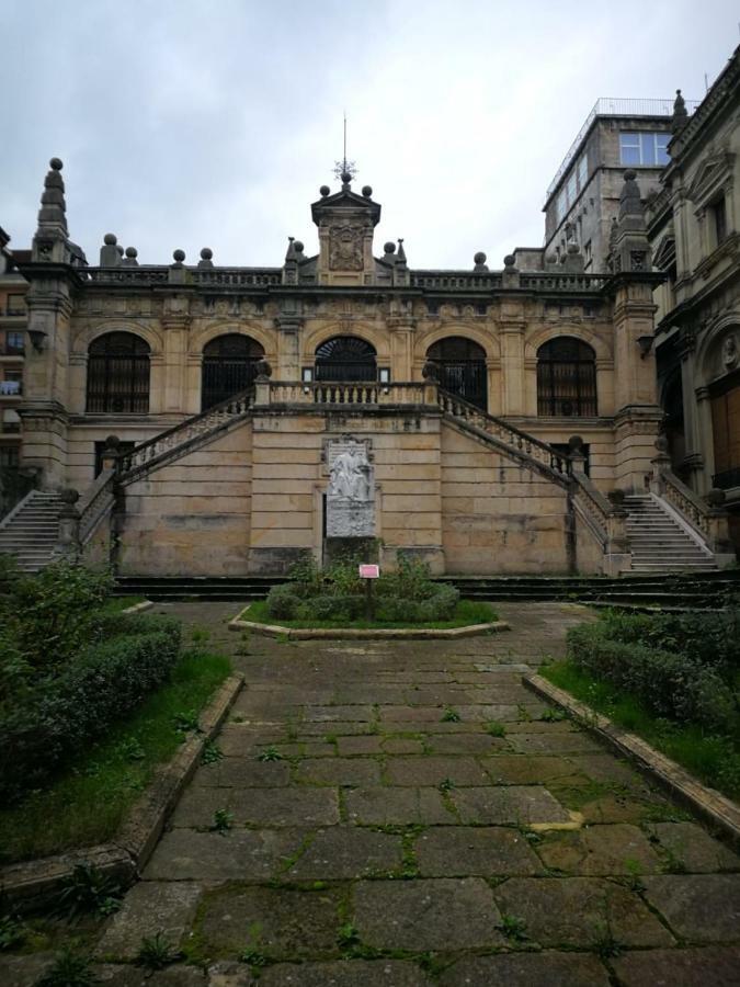 Hospedaje Menendez Pelayo Santander Exteriör bild